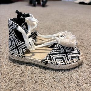 Old navy size 6.5 toddler sandals